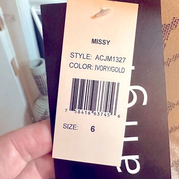 Sangria White and Gold Metallic Cap Sleeve Rhinestone Shift Dress - Picture 11 of 12